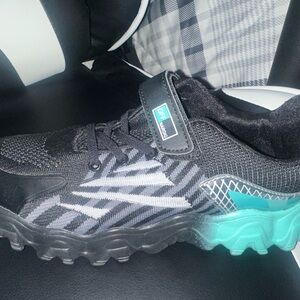 Onyx Black and Blue Sneakers Lightweight Breathable Design